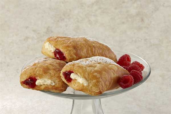 Croissant Raspberry Cream Cheese 84/3.8oz
