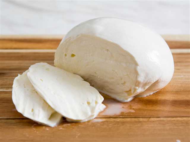 Fresh Mozzarella Ball Hand Wrapped 12/1lb avg
